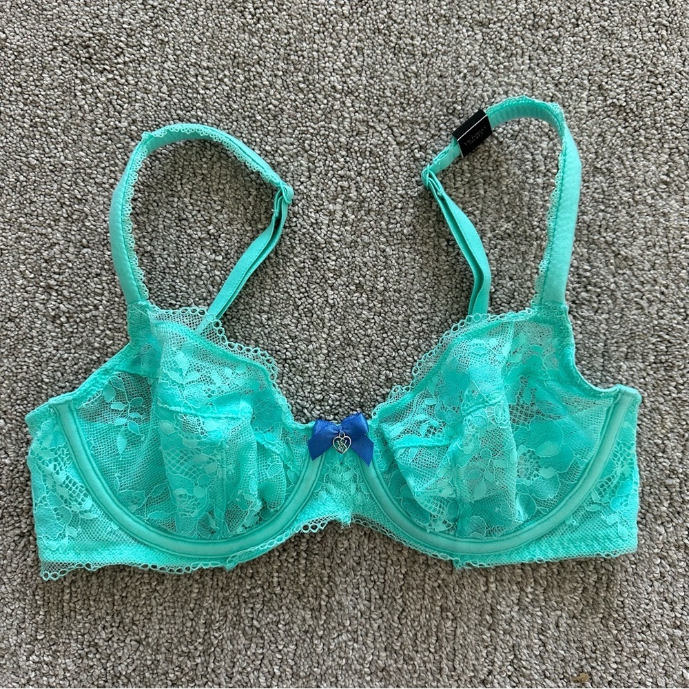 Victoria's Secret Body By Victoria‎ Unlined Demi Underwire Bra Size 32C